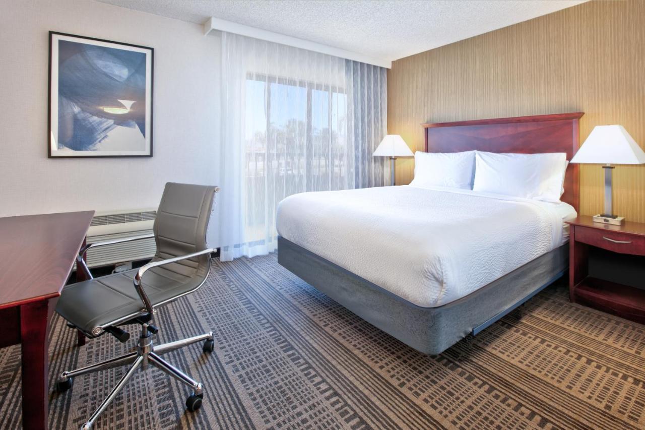 Holiday Inn & Suites Santa Maria By Ihg Exterior foto
