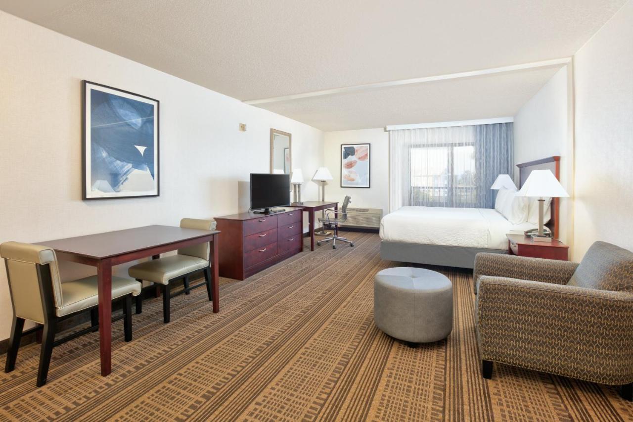 Holiday Inn & Suites Santa Maria By Ihg Exterior foto