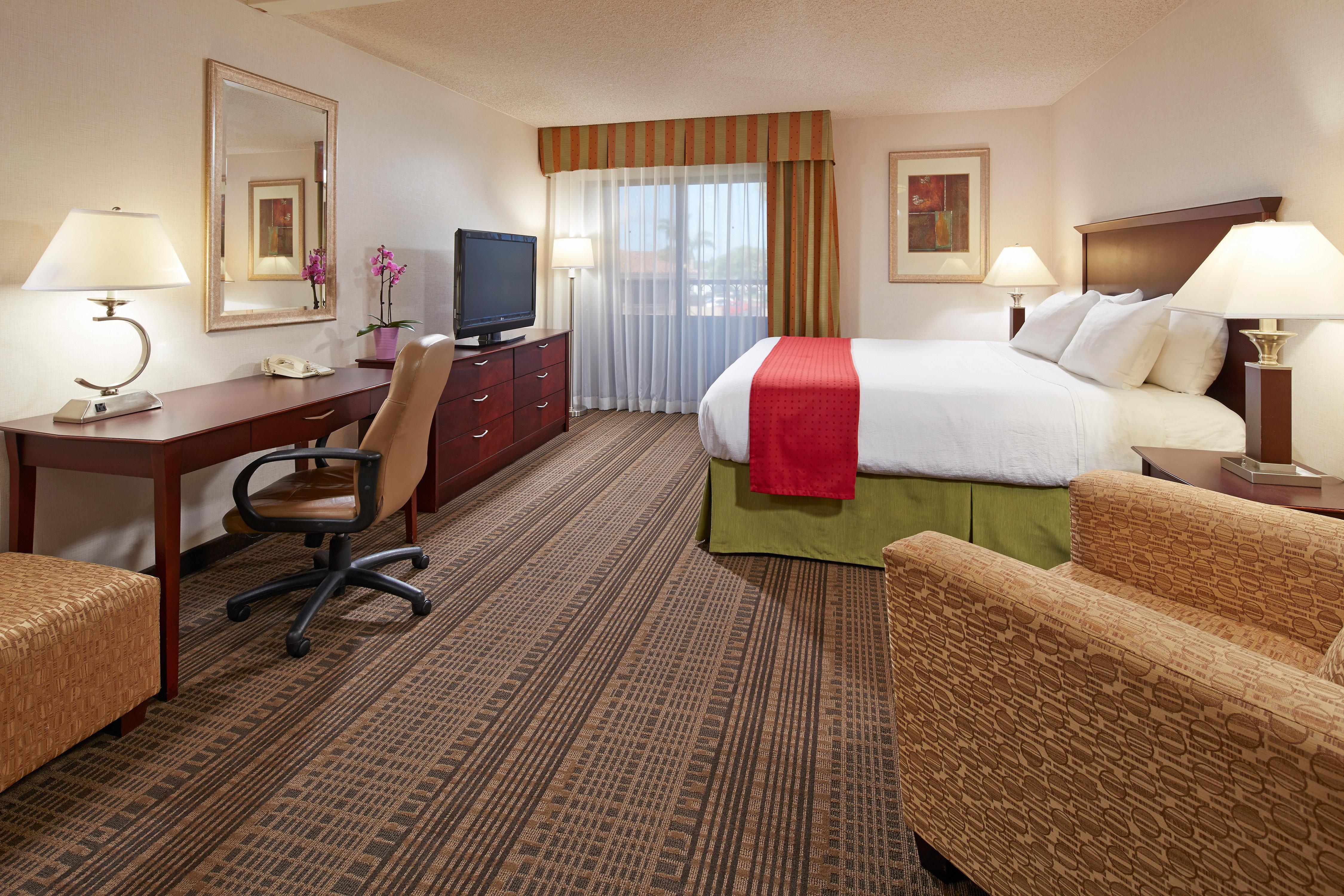 Holiday Inn & Suites Santa Maria By Ihg Exterior foto
